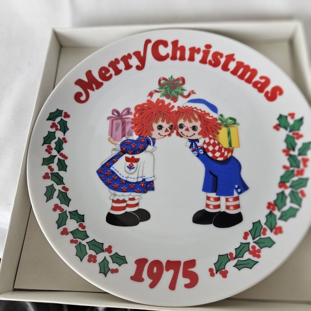 Raggedy Ann & Andy Christmas Plate 1975 by Schmid Bros‎ Inc
